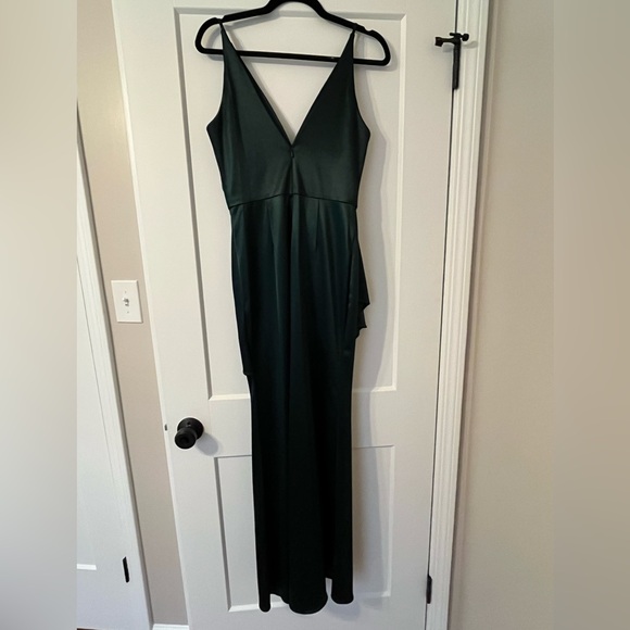 Elegant Hunter Green Long Dress - Picture 5 of 5